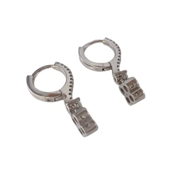 Серьги из серебра с фианитами