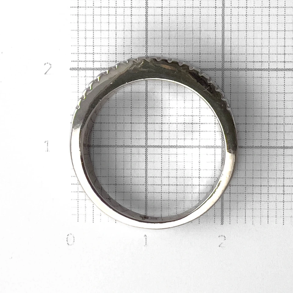 Кольцо из серебра с фианитами
