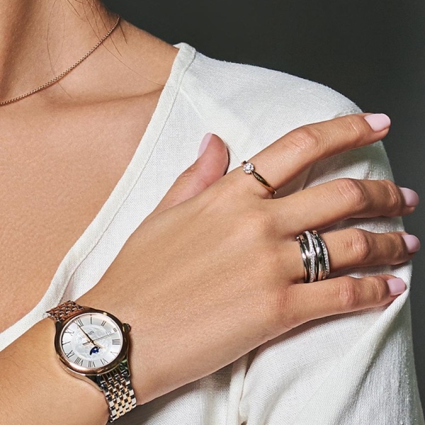 Кольцо из красного золота с бриллиантами