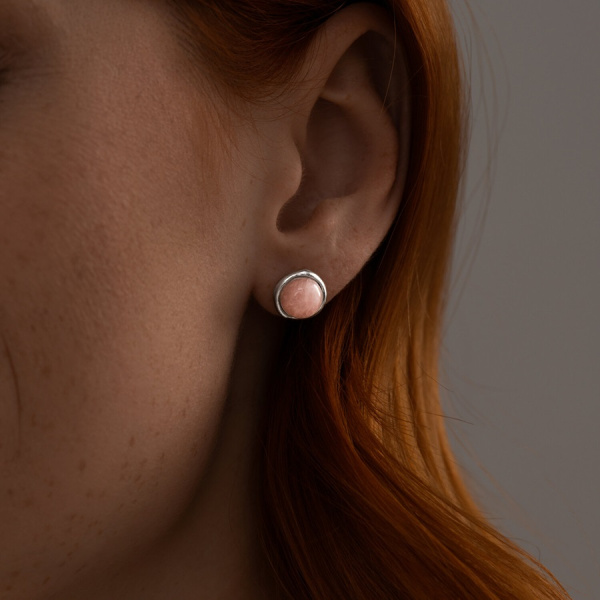 Серьги пусеты из серебра с кварцем