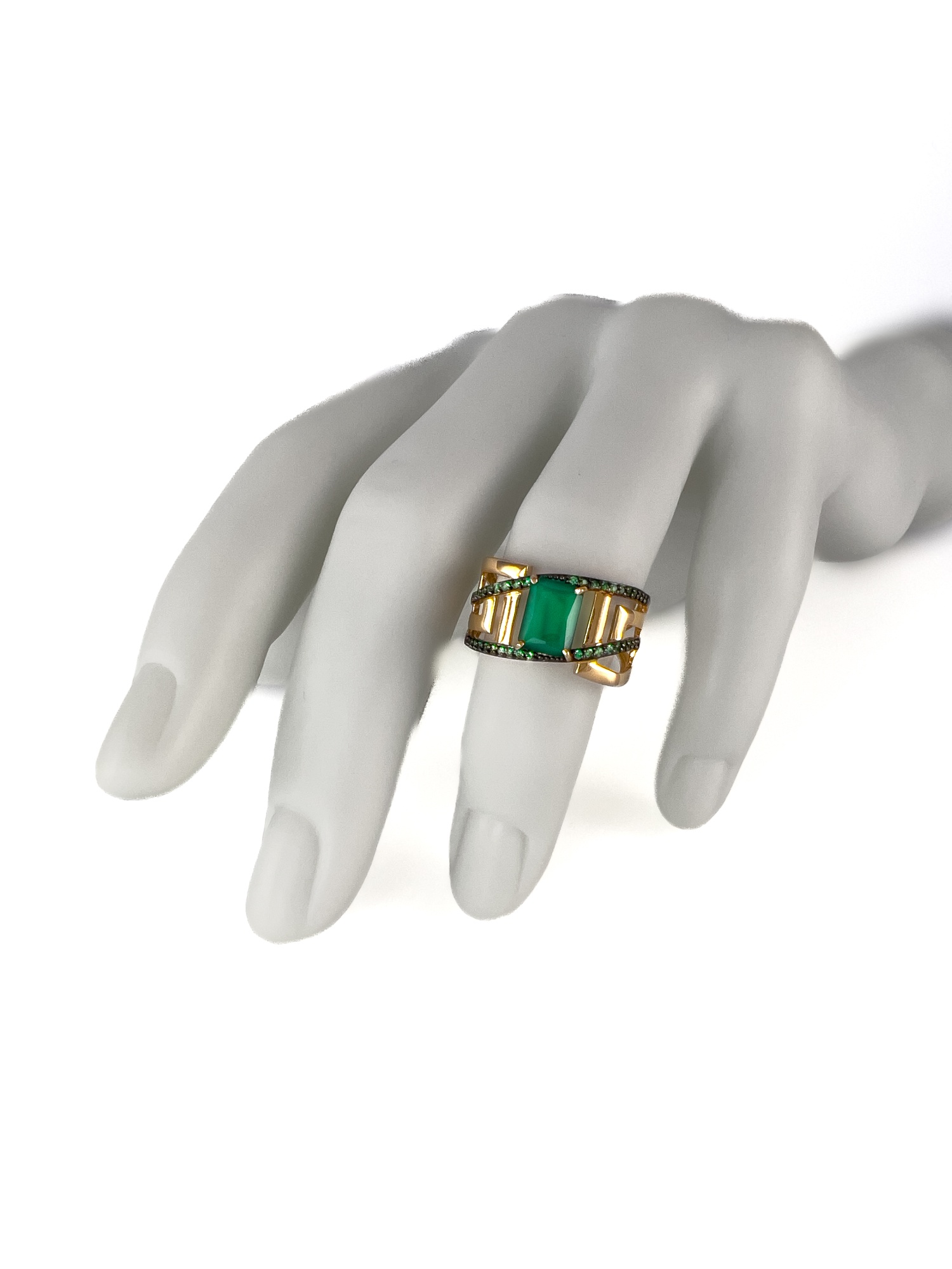 Кольцо из красного золота с агатом и фианитами