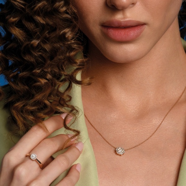 Кольцо из красного золота с бриллиантами