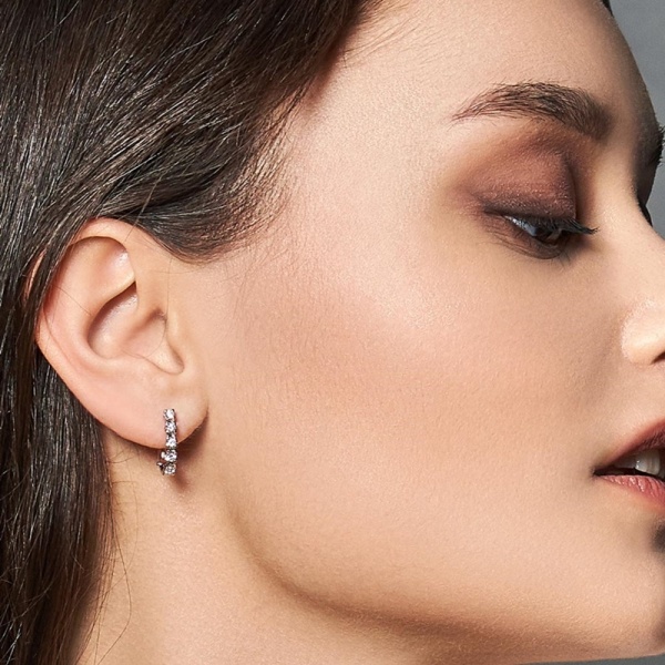 Серьги из белого золота с бриллиантами