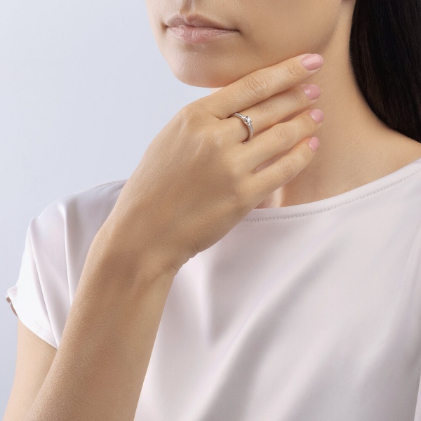 Кольцо из белого золота с бриллиантами