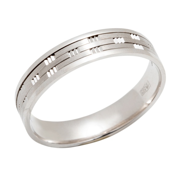 Обручальное кольцо из белого золота с алмазной гранью