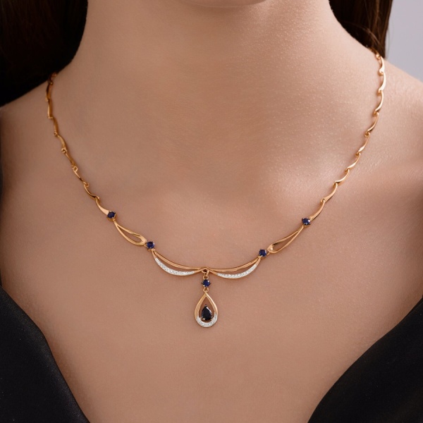 Колье из красного золота с сапфирами и бриллиантами