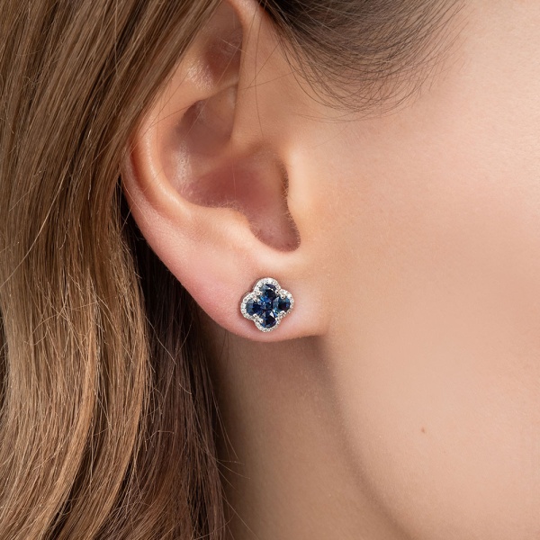 Серьги-пусеты из белого золота с сапфирами и бриллиантами