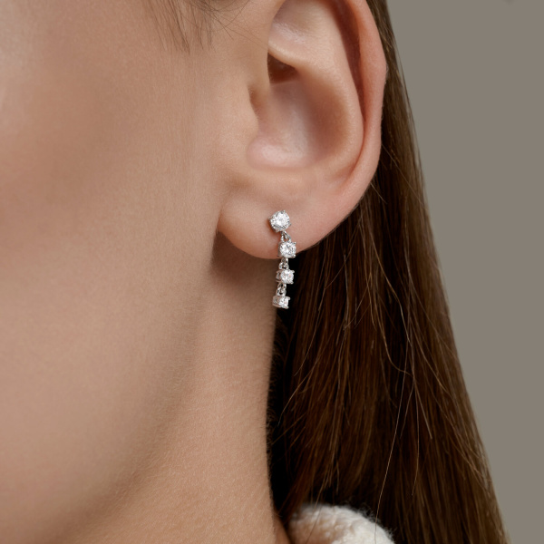 Серьги из белого золота с фианитами