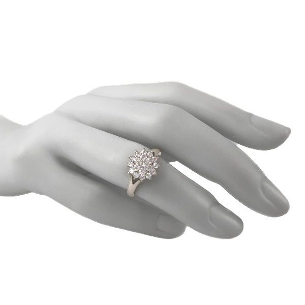 Кольцо из серебра с фианитами