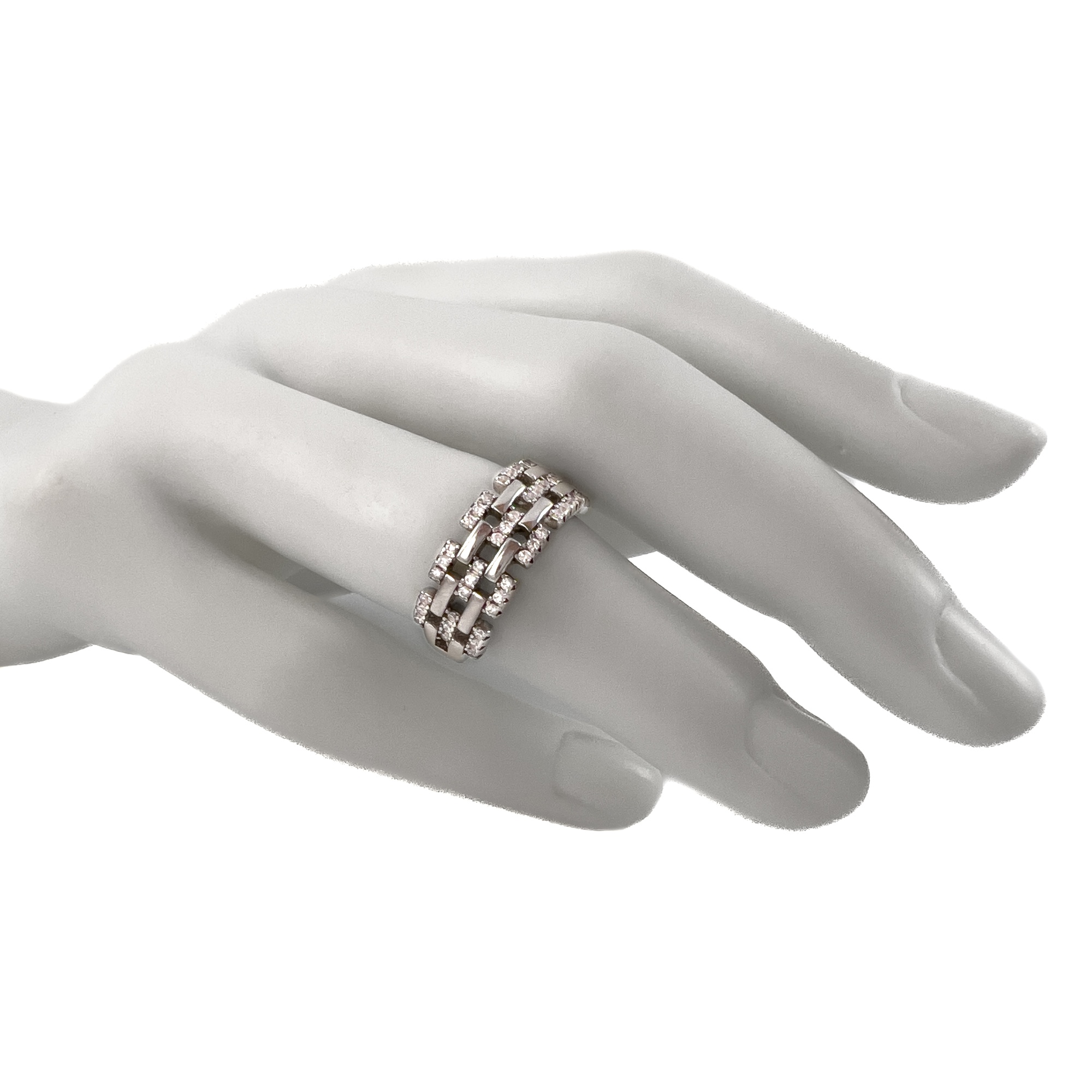 Кольцо из серебра с фианитами