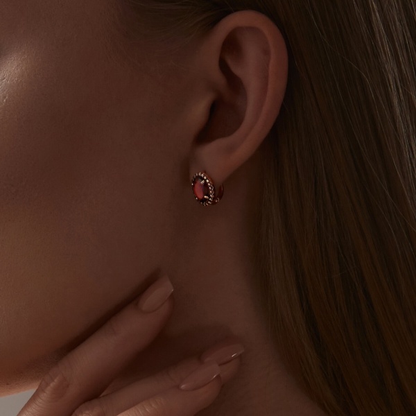 Серьги из красного золота с гранатами и фианитами