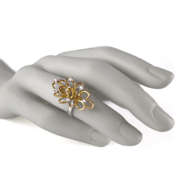 Кольцо из красного золота с бриллиантами