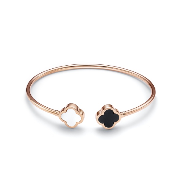 Браслет из красного золота с ониксом и перламутром