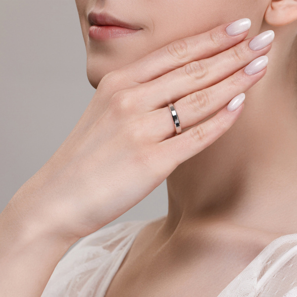 Обручальное кольцо из белого золота