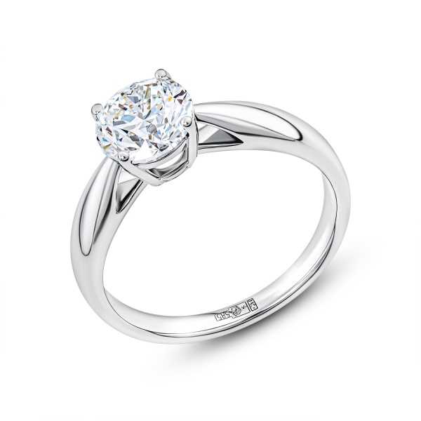 Кольцо из белого золота с бриллиантом