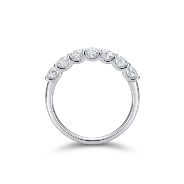 Кольцо из белого золота с бриллиантами