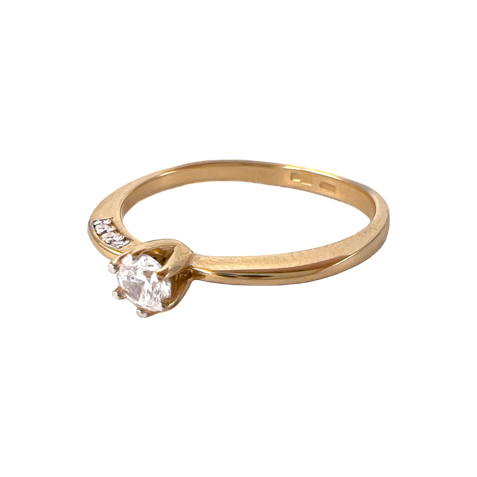 Кольцо из красного золота с фианитами