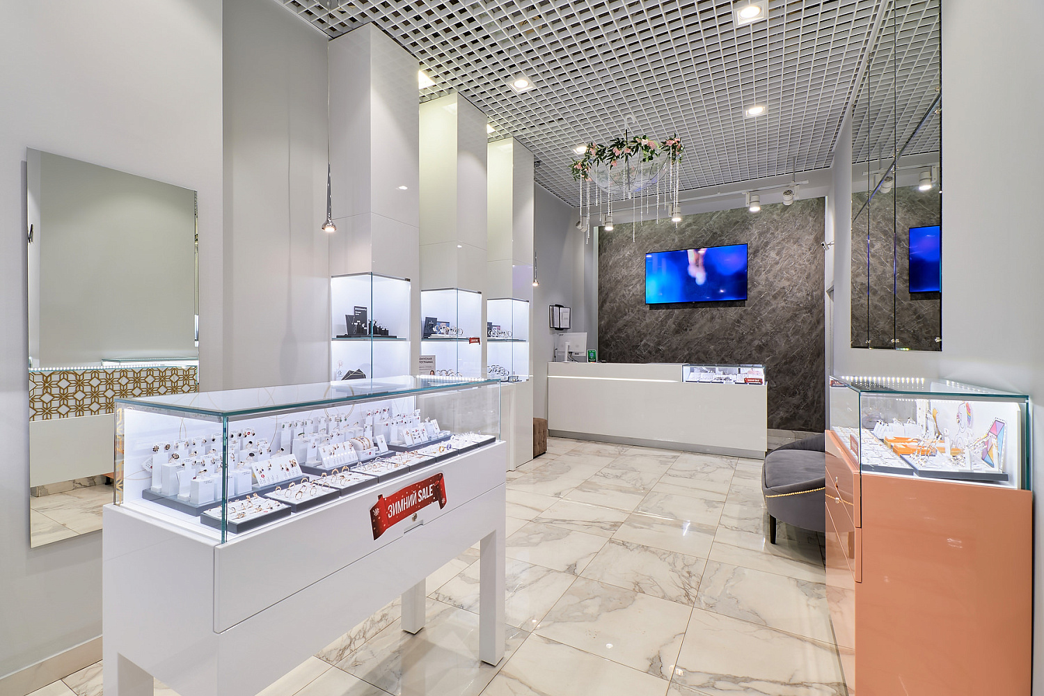 Обновление магазина в ТРЦ Аэрохолл в г. Тольятти