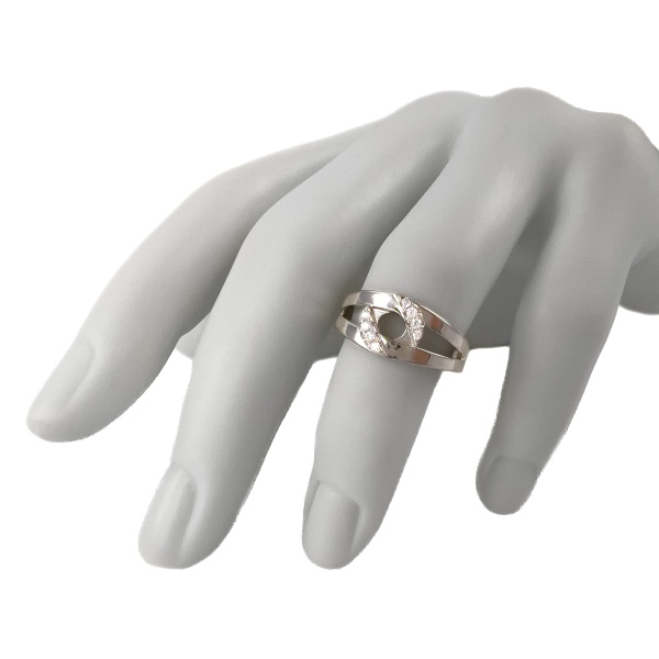 Кольцо из серебра с фианитами