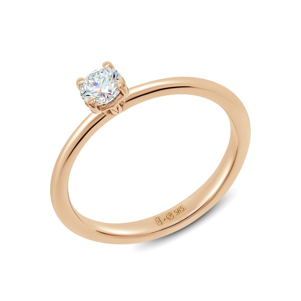 Кольцо из красного золота с бриллиантом