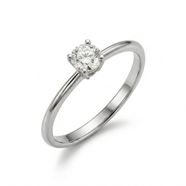 Кольцо из белого золота с бриллиантом