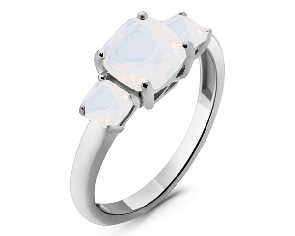 Кольцо из серебра с лунным камнем