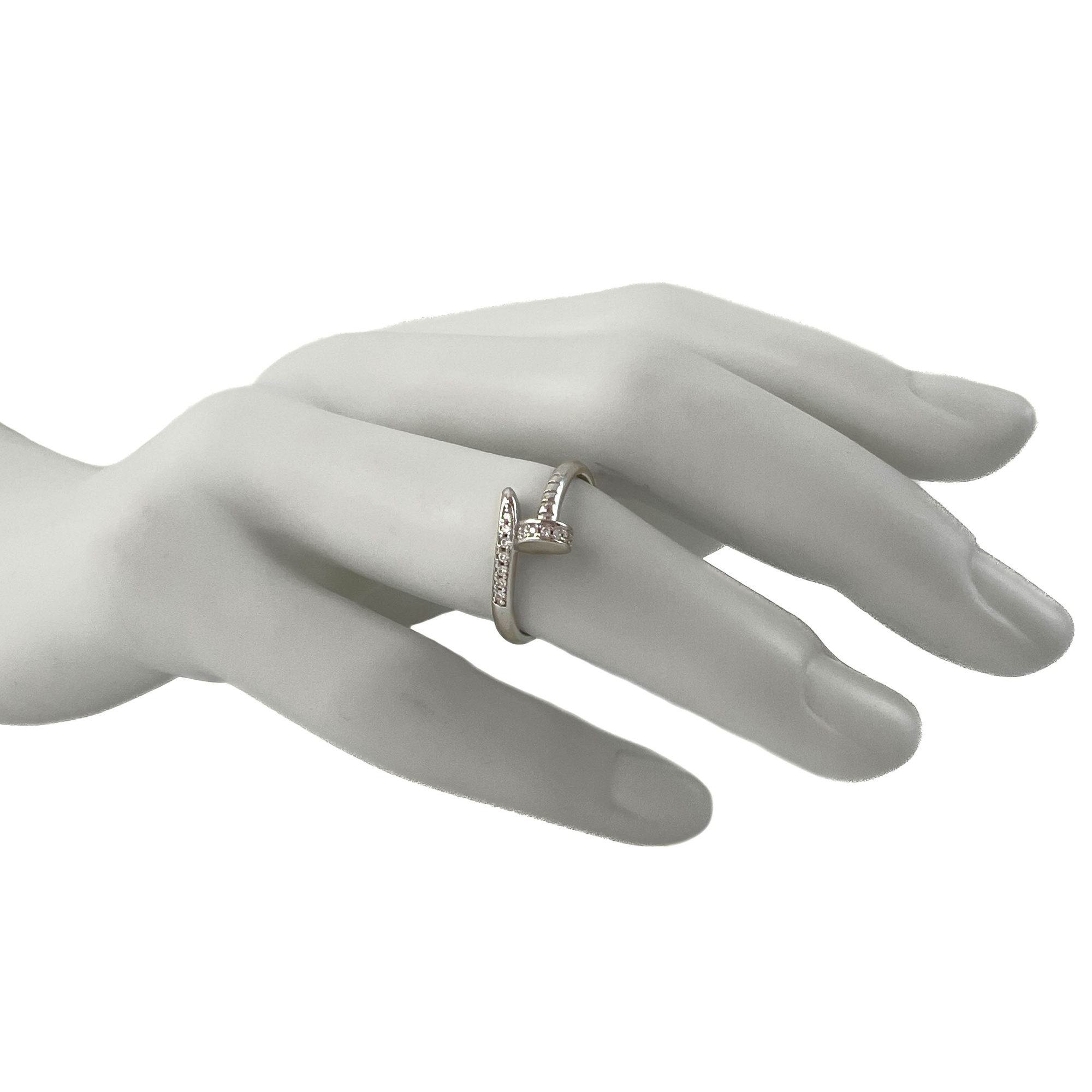 Кольцо из серебра с фианитами