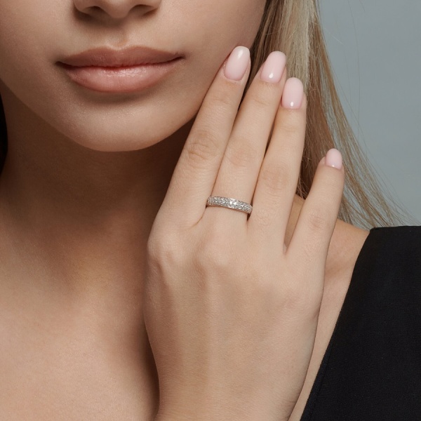 Кольцо из белого золота с бриллиантами