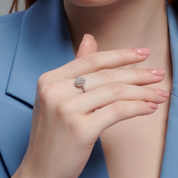 Кольцо из белого золота с бриллиантами