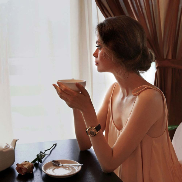 Часы женские золотые NIKA EXCLUSIVE с фианитами