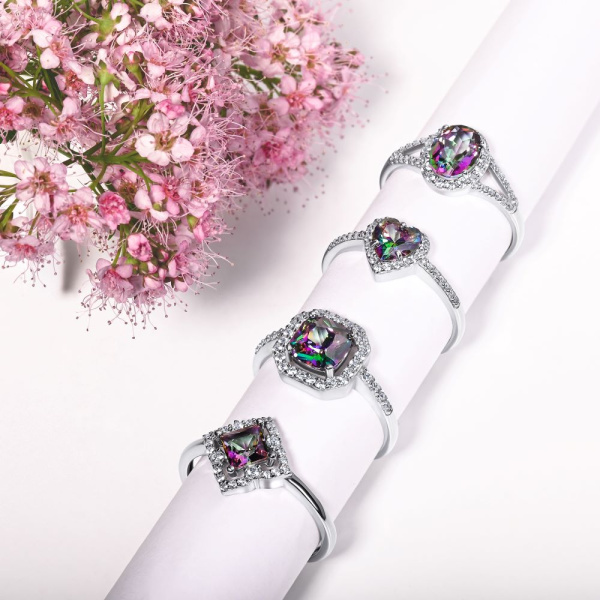 Кольцо из серебра с фианитами и кварцем