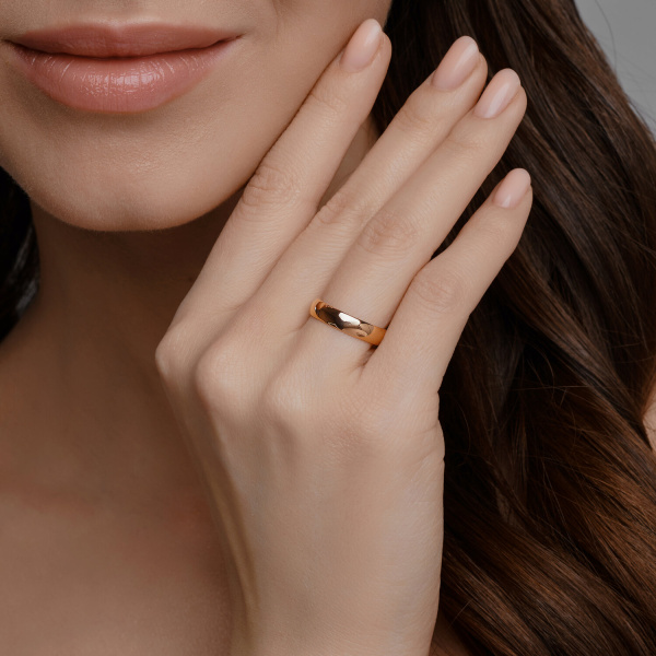 Обручальное кольцо из красного золота
