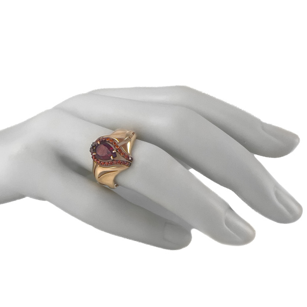 Кольцо из красного золота 585 пробы с гранатом и фианитами