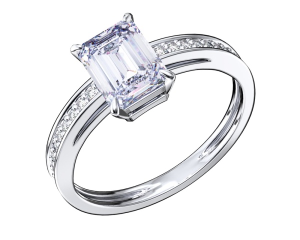 Кольцо из серебра с фианитами