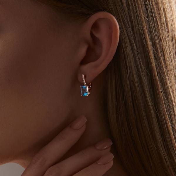 Серьги из красного золота с топазами и фианитами