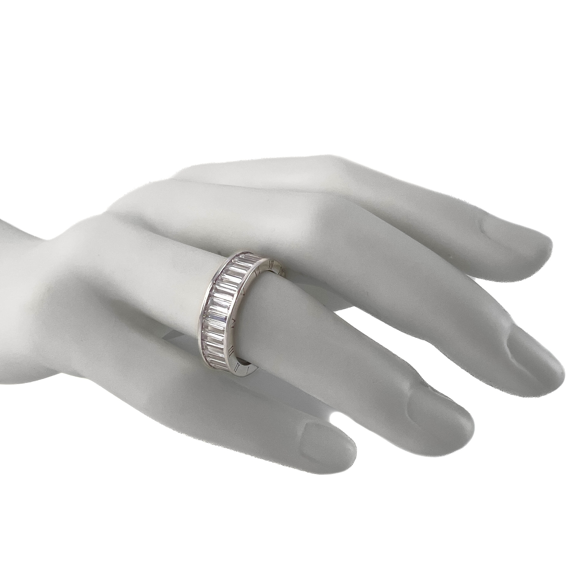 Кольцо из серебра с фианитами