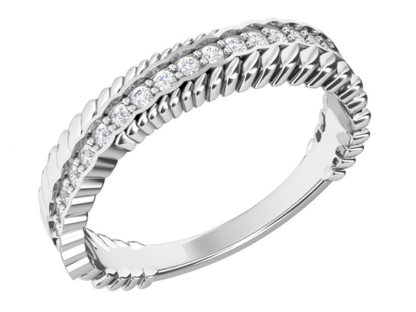 Кольцо из серебра с фианитами