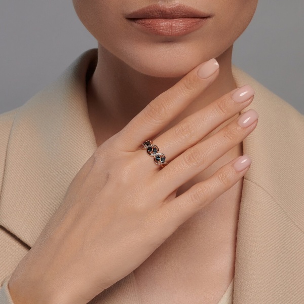 Кольцо из красного золота с топазом и фианитами