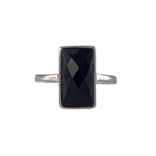 Кольцо из серебра с ониксом