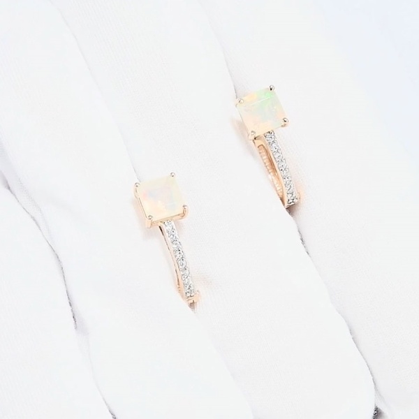 Серьги из красного золота с опалом и фианитами