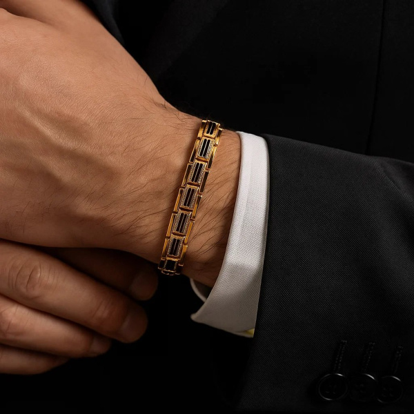 Браслет из красного золота с эмалью