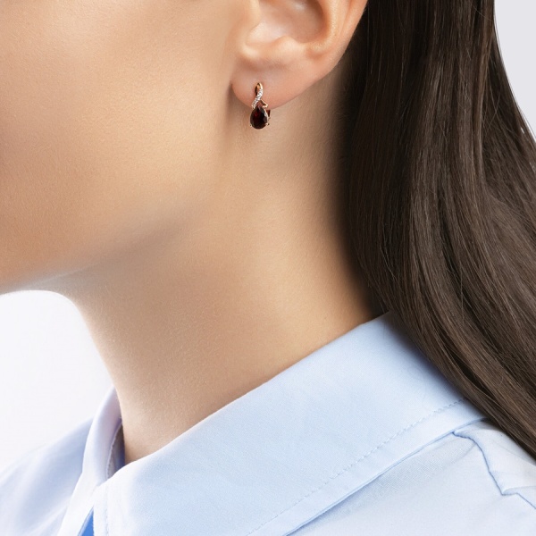 Серьги из красного золота с гранатами и фианитами