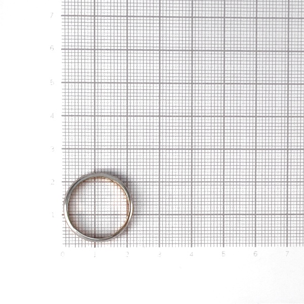 Обручальное кольцо из комбинированного золота с бриллиантом