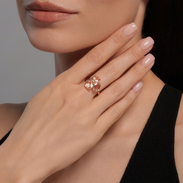 Кольцо из красного золота с горным хрусталём