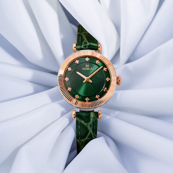 Часы женские из комбинированного металла NIKA
