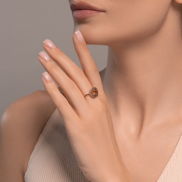 Кольцо из красного золота с цитрином и фианитами