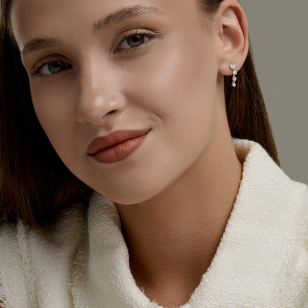 Серьги из белого золота с фианитами