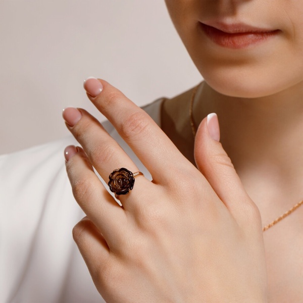 Кольцо из красного золота с раухтопазом и фианитами