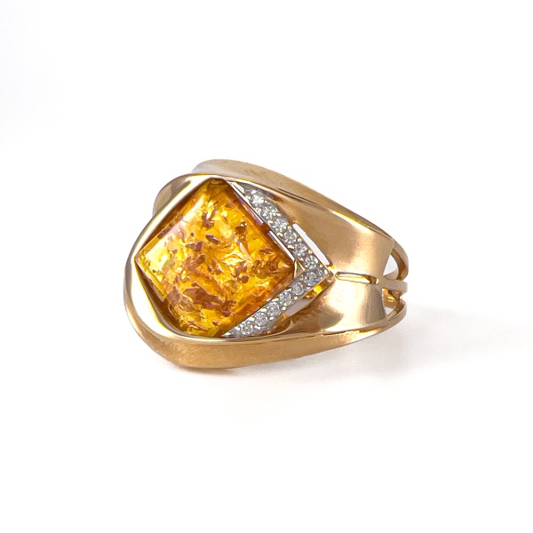 Кольцо из золота с янтарем и фианитами