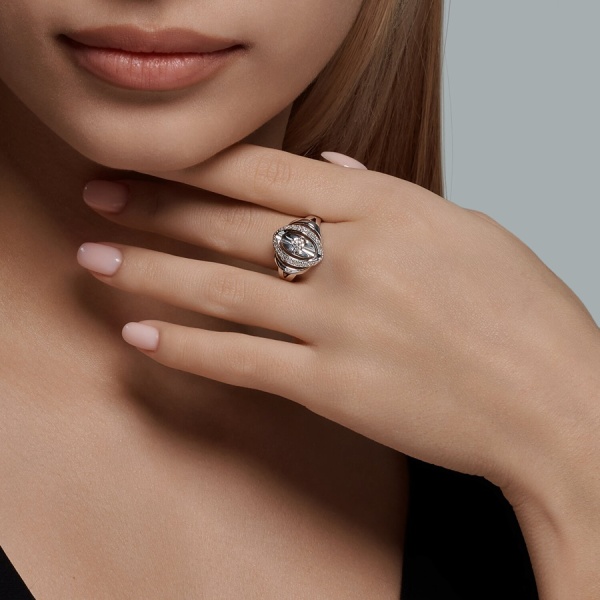 Кольцо из белого золота с бриллиантами